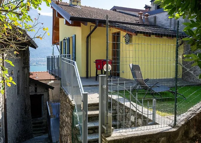 Semesterbostad Casa Fausto Vercana